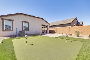 Maricopa Home w/ Putting Green & Covered Patio!