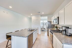 Maricopa Home w/ Putting Green & Covered Patio!