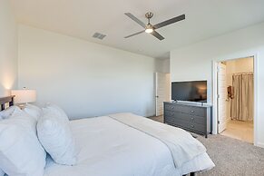 Maricopa Home w/ Putting Green & Covered Patio!