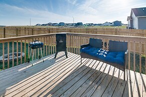 Spacious Family Home ~ 13 Mi to Des Moines