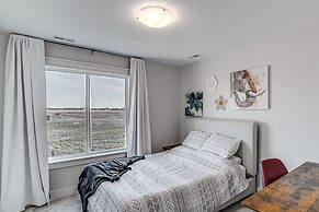 Spacious Family Home ~ 13 Mi to Des Moines