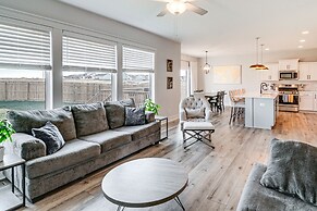Spacious Family Home ~ 13 Mi to Des Moines