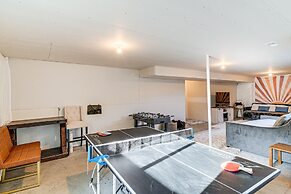 Spacious Family Home ~ 13 Mi to Des Moines