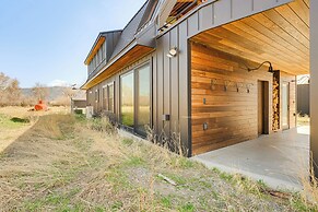 Riverfront Montana Retreat - Deck, Fire Pit & Pond