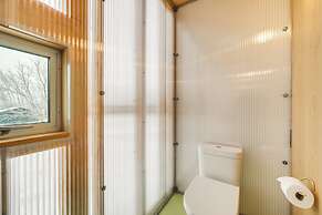 Riverfront Montana Retreat - Deck, Fire Pit & Pond