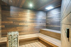 Riverfront Montana Retreat - Deck, Fire Pit & Pond