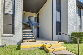 Convenient Grand Prairie Apartment w/ Balcony