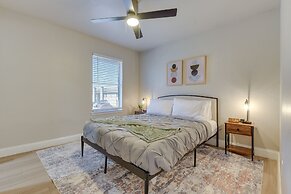 6 Mi to At&t Stadium: Grand Prairie Apt w/ Balcony