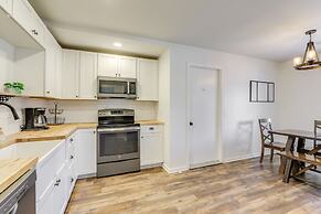 Family-friendly Lincoln Home w/ Sandbox & Grill!