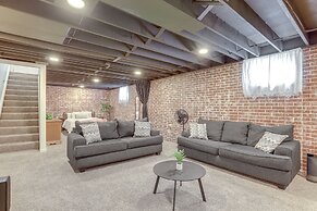 Family-friendly Lincoln Home w/ Sandbox & Grill!