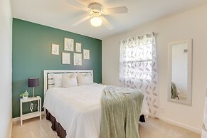 Family-friendly Lincoln Home w/ Sandbox & Grill!