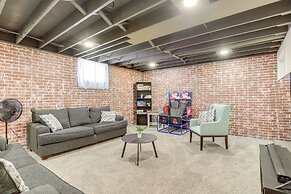 Family-friendly Lincoln Home w/ Sandbox & Grill!