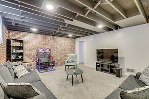 Family-friendly Lincoln Home w/ Sandbox & Grill!