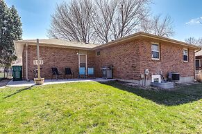 Family-friendly Lincoln Home w/ Sandbox & Grill!