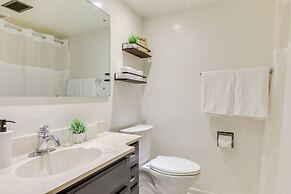 Family-friendly Lincoln Home w/ Sandbox & Grill!