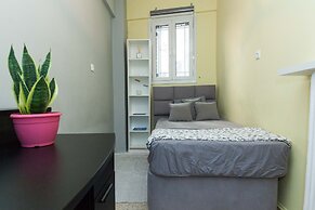 Modern 2 Bd Kipseli Hideaway Patio Apt