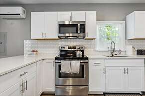 Buckroe Getaway- Walk to Beach dog Friendly