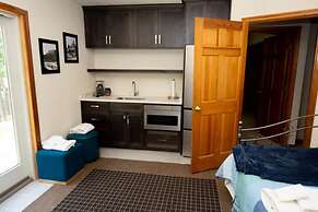 Gorgeous Santosha Hot tub Pool Walk to Beach