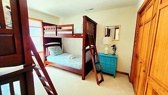 Gorgeous Santosha Hot tub Pool Walk to Beach