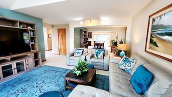 Gorgeous Santosha Hot tub Pool Walk to Beach