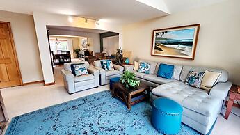 Gorgeous Santosha Hot tub Pool Walk to Beach