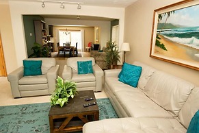 Gorgeous Santosha Hot tub Pool Walk to Beach