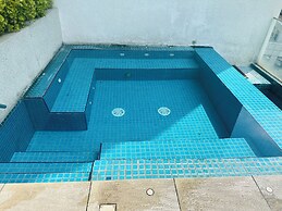 One Bukit Ceylon by Roomy