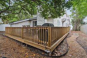 Oasis Steps From Beach Outdoor Shower and Dining