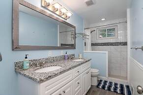 Oasis Steps From Beach Outdoor Shower and Dining