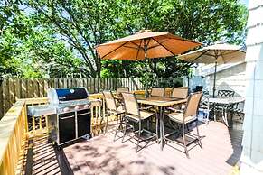 Oasis Steps From Beach Outdoor Shower and Dining