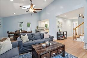 Oasis Steps From Beach Outdoor Shower and Dining