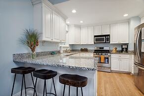 Oasis Steps From Beach Outdoor Shower and Dining