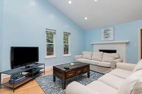 Oasis Steps From Beach Outdoor Shower and Dining