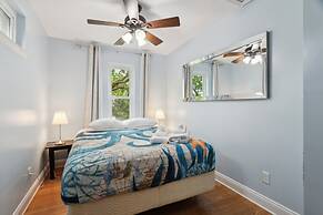 Oasis Steps From Beach Outdoor Shower and Dining