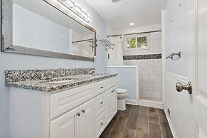 Oasis Steps From Beach Outdoor Shower and Dining