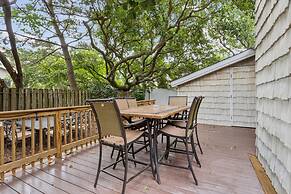 Oasis Steps From Beach Outdoor Shower and Dining