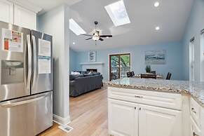 Oasis Steps From Beach Outdoor Shower and Dining