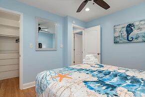 Oasis Steps From Beach Outdoor Shower and Dining