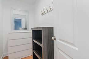 Oasis Steps From Beach Outdoor Shower and Dining