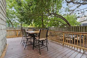 Oasis Steps From Beach Outdoor Shower and Dining