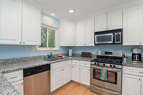 Oasis Steps From Beach Outdoor Shower and Dining