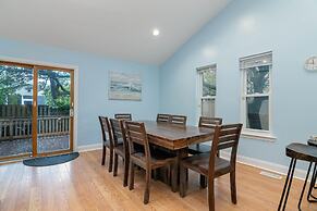 Oasis Steps From Beach Outdoor Shower and Dining