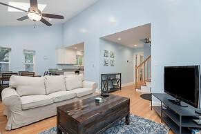 Oasis Steps From Beach Outdoor Shower and Dining