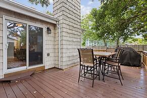 Oasis Steps From Beach Outdoor Shower and Dining