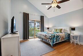 Oasis Steps From Beach Outdoor Shower and Dining