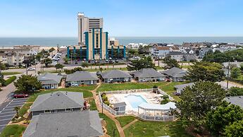 Sandpiper s Perch 1 4 Mile From Beach With Pool