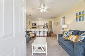 Sandpiper s Perch 1 4 Mile From Beach With Pool