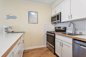 Sandpiper s Perch 1 4 Mile From Beach With Pool