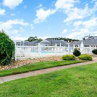 Sandpiper s Perch 1 4 Mile From Beach With Pool