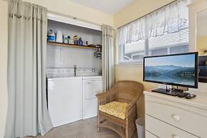 Sandpiper s Perch 1 4 Mile From Beach With Pool